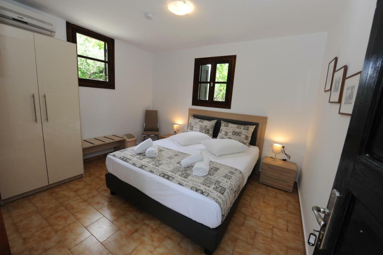 Camping & Bungalows Castle View Mystras Exterior photo