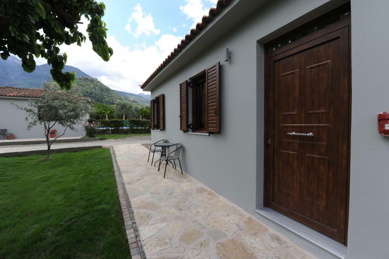 Camping & Bungalows Castle View Mystras Exterior photo